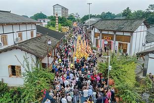 德天空：萨内、科曼离开训练场，在健身房内单独训练